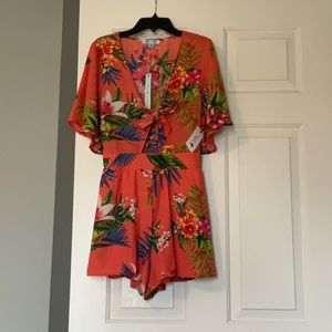 FLORAL ROMPER - NEVER WORN